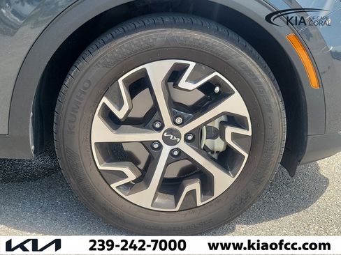 Used 2023 Kia Sportage EX FWD image 7