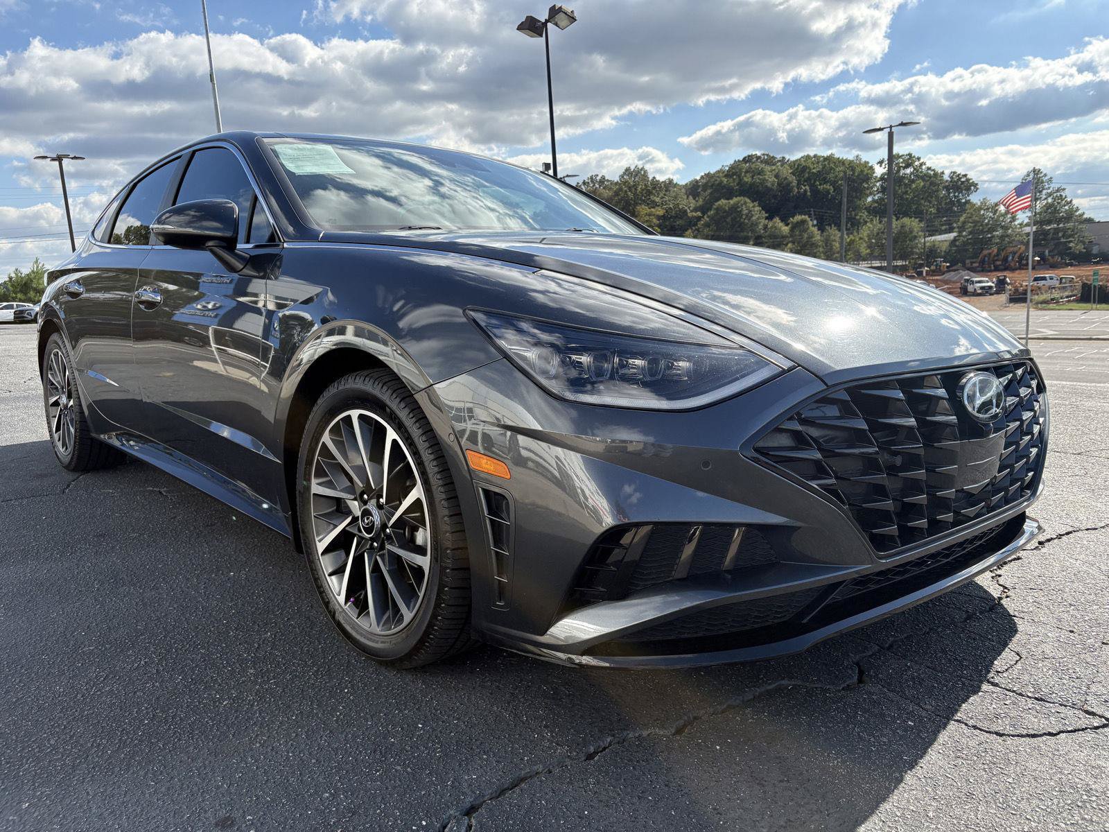 Used 2022 Hyundai Sonata Limited FWD image 3