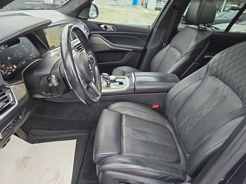 Used 2022 BMW X5 M50i w/ Executive Package image 9