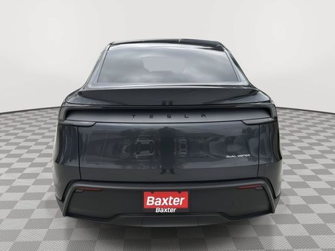 Used 2026 Tesla Model Y AWD image 9