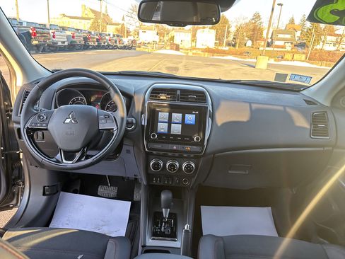 Used 2025 Mitsubishi Outlander Sport SE image 14