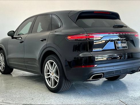 Used 2022 Porsche Cayenne AWD/4WD image 14