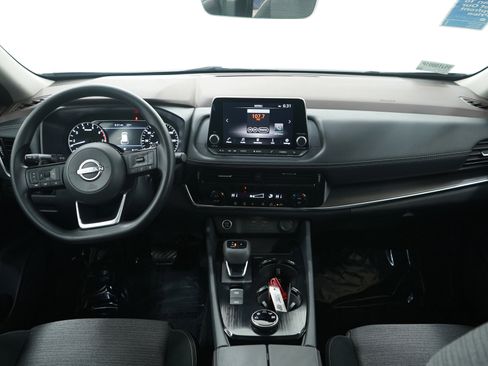 Used 2022 Nissan Rogue SV image 15