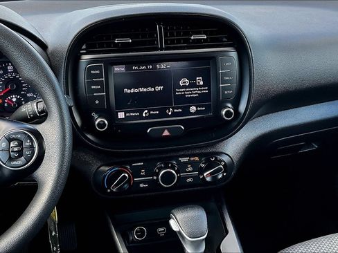 Used 2022 Kia Soul LX FWD image 11