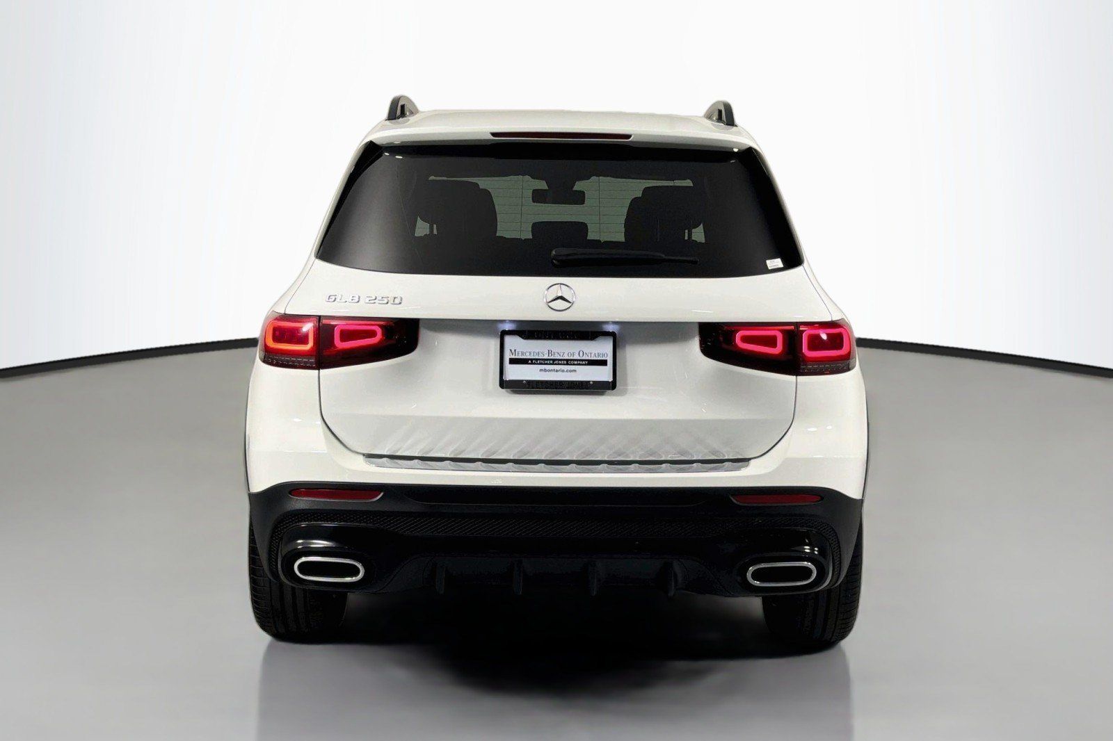 Used 2023 Mercedes-Benz GLB 250 image 3