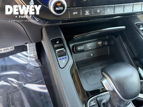 Used 2022 Kia Telluride SX w/ SX Prestige Package AWD/4WD image 23