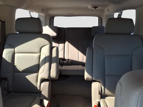 Used 2019 GMC Yukon XL SLT w/ Premium Edition AWD/4WD image 18