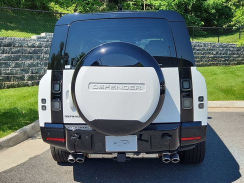 New 2026 Land Rover Defender 130 V8 AWD/4WD image 7