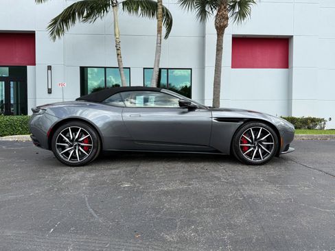 Used 2019 Aston Martin DB11 Volante image 19