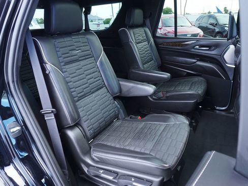 Used 2021 Cadillac Escalade Sport Platinum image 9