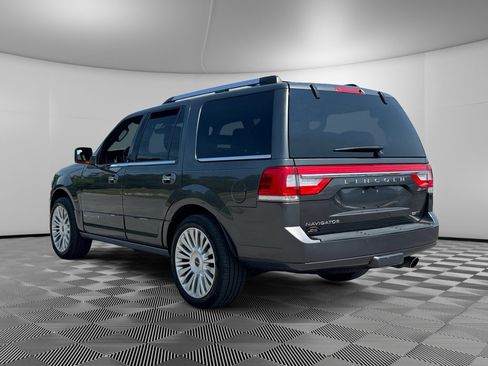 Used 2016 Lincoln Navigator Reserve AWD/4WD image 6