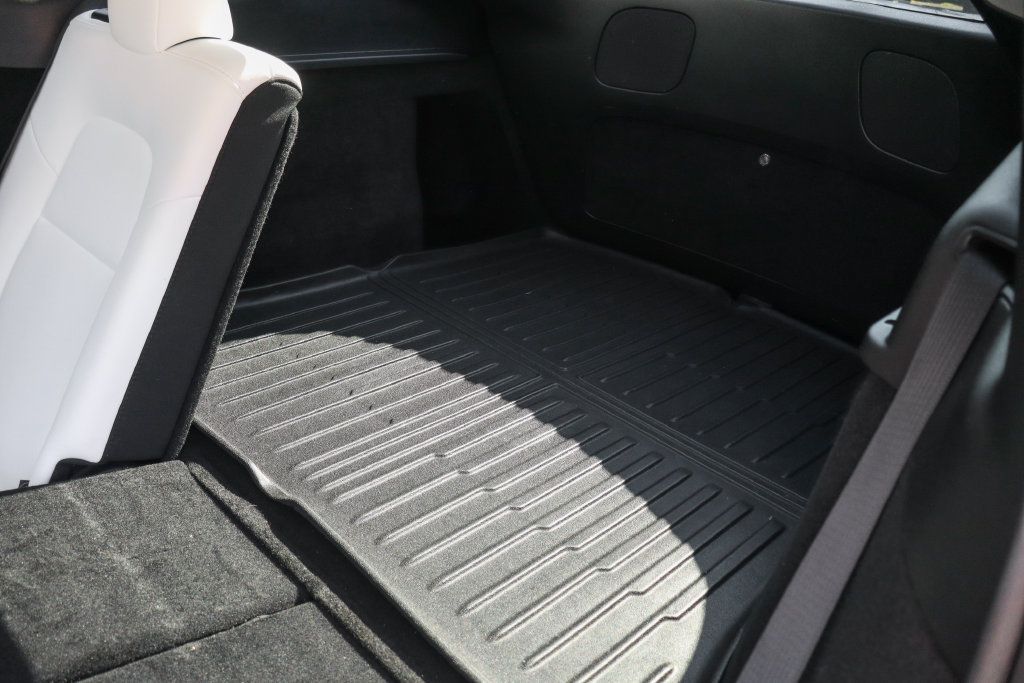 Used 2025 Tesla Model Y Long Range RWD image 31