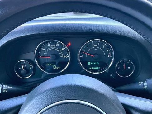 Used 2015 Jeep Wrangler Unlimited Sahara w/ Max Tow Package image 12