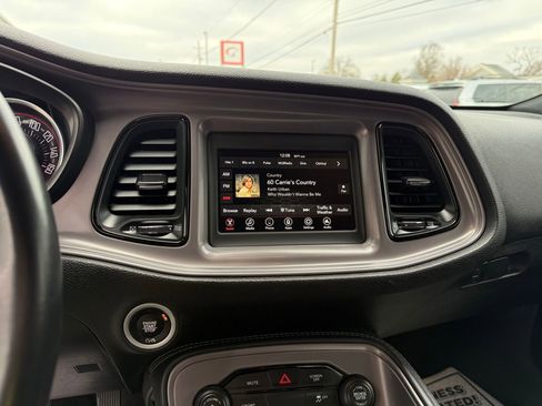 Used 2023 Dodge Challenger SXT image 40