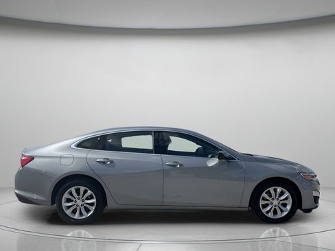 Used 2024 Chevrolet Malibu LT FWD image 2