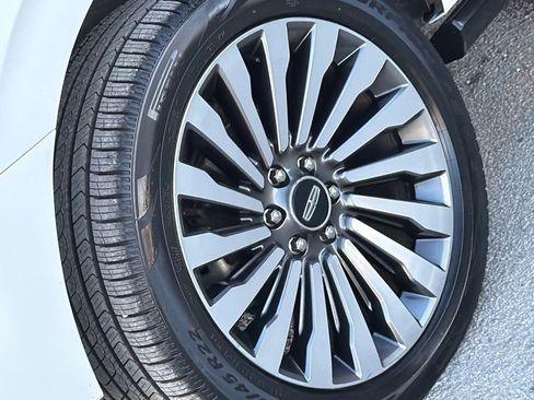 Used 2020 Lincoln Navigator Reserve w/ Luxury Package image 9