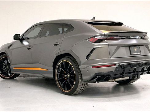 Used 2022 Lamborghini Urus AWD/4WD image 6