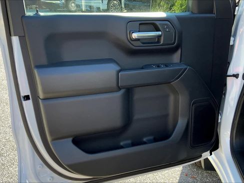 New 2024 GMC Sierra 1500 Pro w/ X31 Off-Road Package image 10