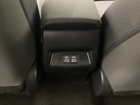 Used 2023 Toyota Corolla LE FWD image 31