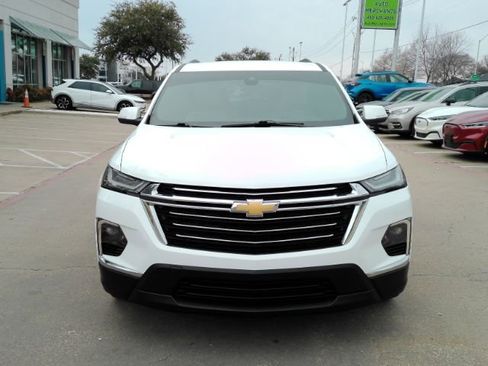 Used 2023 Chevrolet Traverse LT w/ LPO, Cargo Package image 2