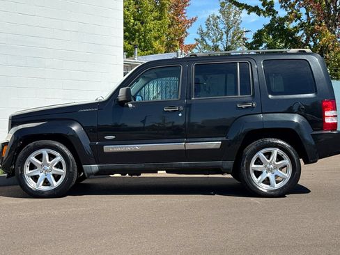 Used 2012 Jeep Liberty Sport AWD/4WD image 7