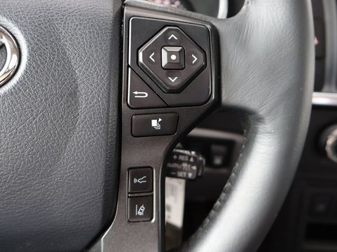 Used 2019 Toyota Sequoia SR5 AWD/4WD image 30
