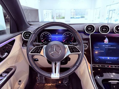 Used 2024 Mercedes-Benz GLC 300 GLC 300 BURMESTER/CARPLAY/PARK image 17