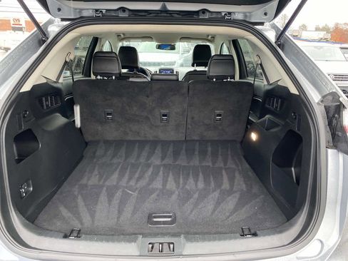 Used 2024 Ford Edge SEL image 5