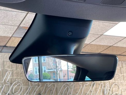 Used 2022 Tesla Model Y Long Range image 43