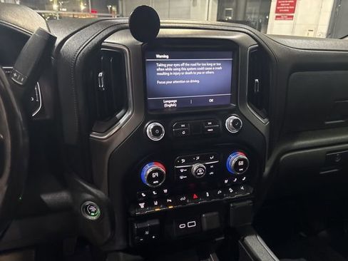 Used 2022 GMC Sierra 2500 Denali w/ Denali Ultimate Package image 26