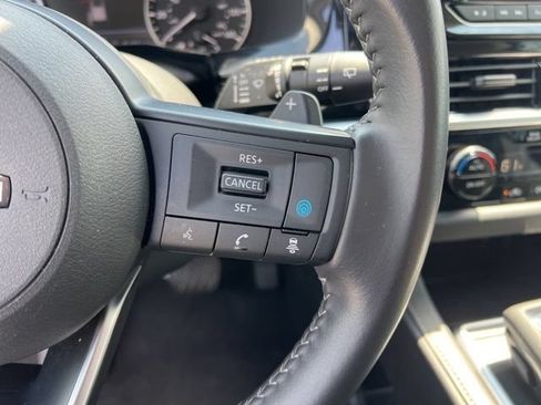 Used 2025 Nissan Pathfinder SV AWD/4WD image 15