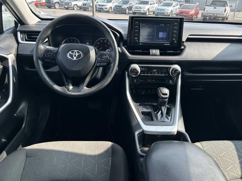 Used 2022 Toyota RAV4 XLE FWD image 17