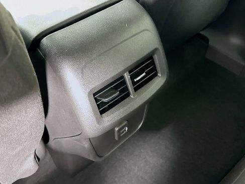 Used 2023 Chevrolet Equinox LS w/ LS Convenience Package image 32