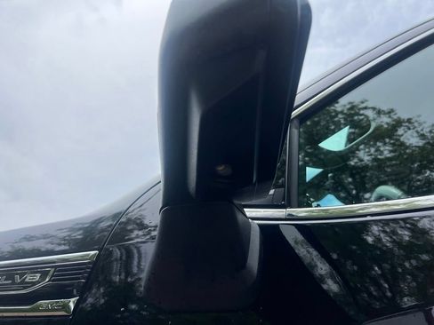 Certified 2025 GMC Sierra 1500 SLT AWD/4WD image 18
