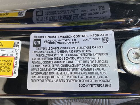 Used 2024 Chevrolet Silverado 2500 ZR2 w/ Technology Package image 44