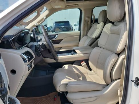 Used 2018 Lincoln Navigator Reserve w/ Technology Package AWD/4WD image 6