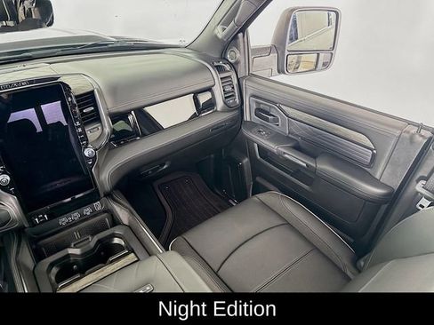 Used 2025 RAM 3500 Limited image 26