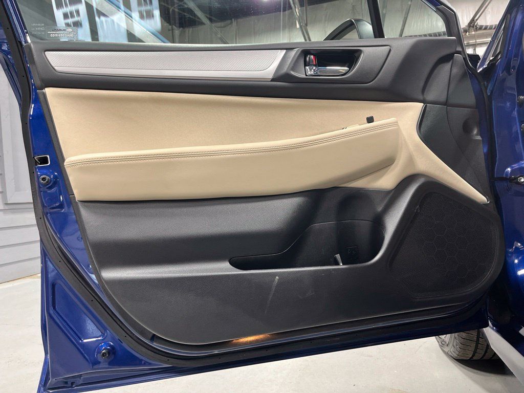 Used 2017 Subaru Legacy 2.5i Premium AWD/4WD image 10