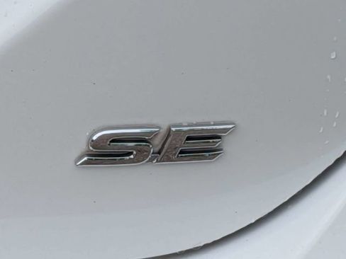 Used 2021 Toyota Camry SE FWD image 12