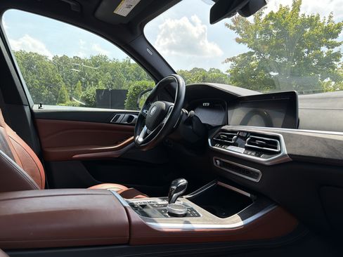 Used 2019 BMW X5 xDrive40i w/ Premium Package AWD/4WD image 6