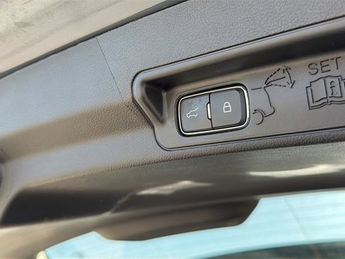 Used 2025 Ford Explorer Active image 42