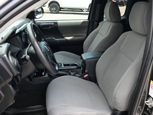 Used 2019 Toyota Tacoma SR w/ SR Convenience Package image 14