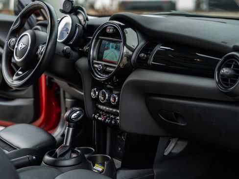 Used 2019 MINI Cooper S image 17