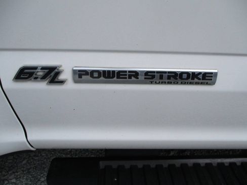 Used 2017 Ford F350 XLT AWD/4WD image 11