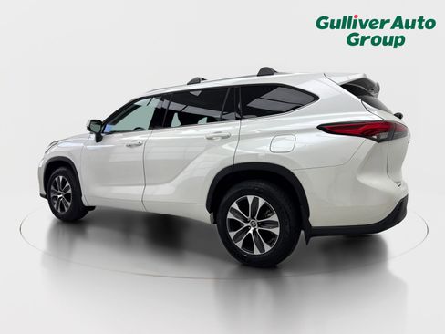 Used 2021 Toyota Highlander XLE FWD image 4