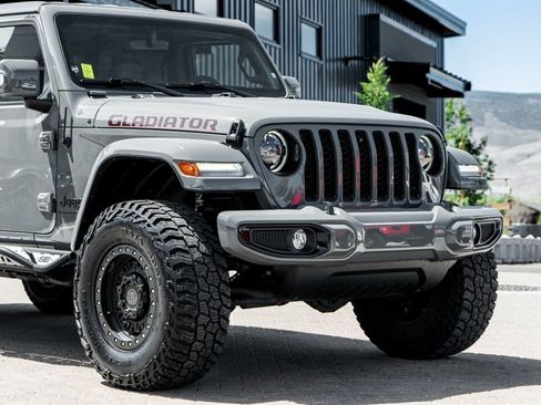 Used 2023 Jeep Gladiator Overland AWD/4WD image 9