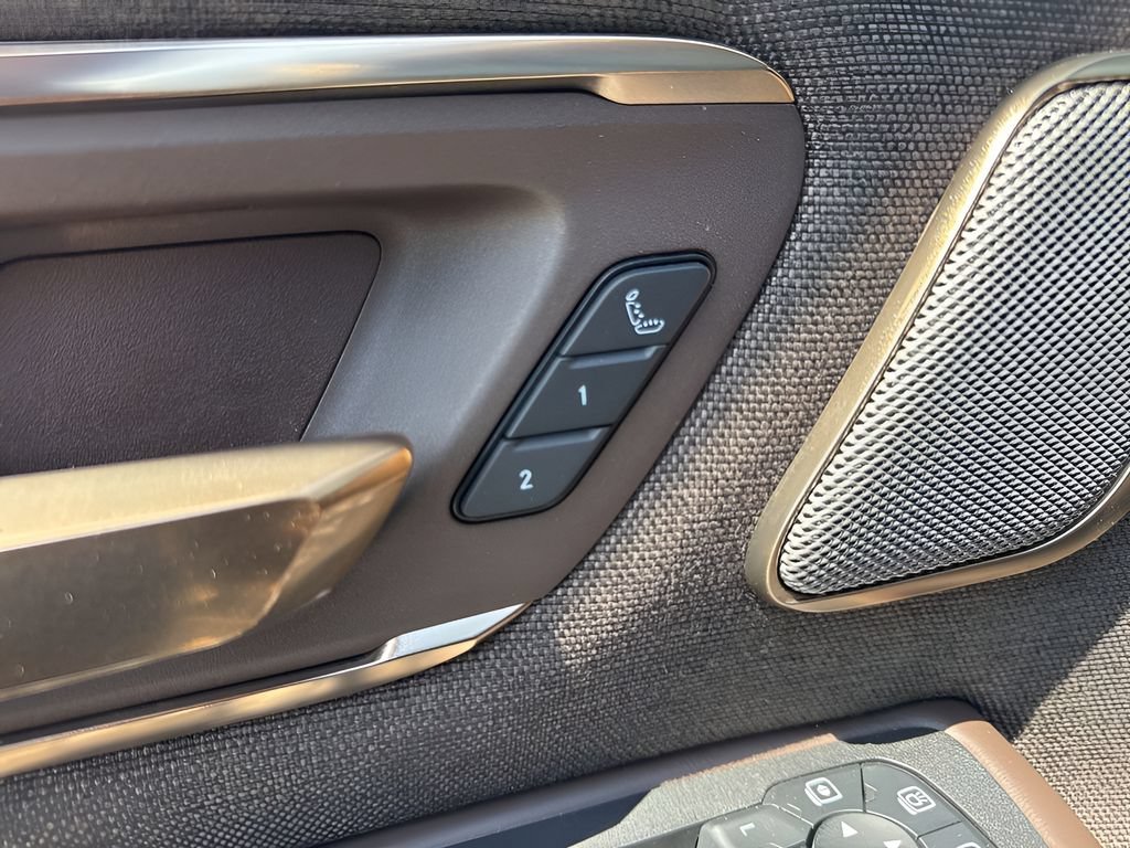 Used 2025 RAM 1500 Limited AWD/4WD image 11