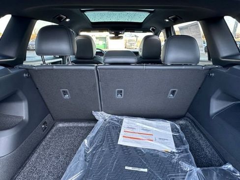 New 2026 Volkswagen Tiguan SE R-Line image 17