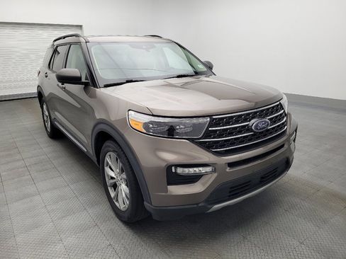 Used 2021 Ford Explorer XLT w/ Equipment Group 202A image 13