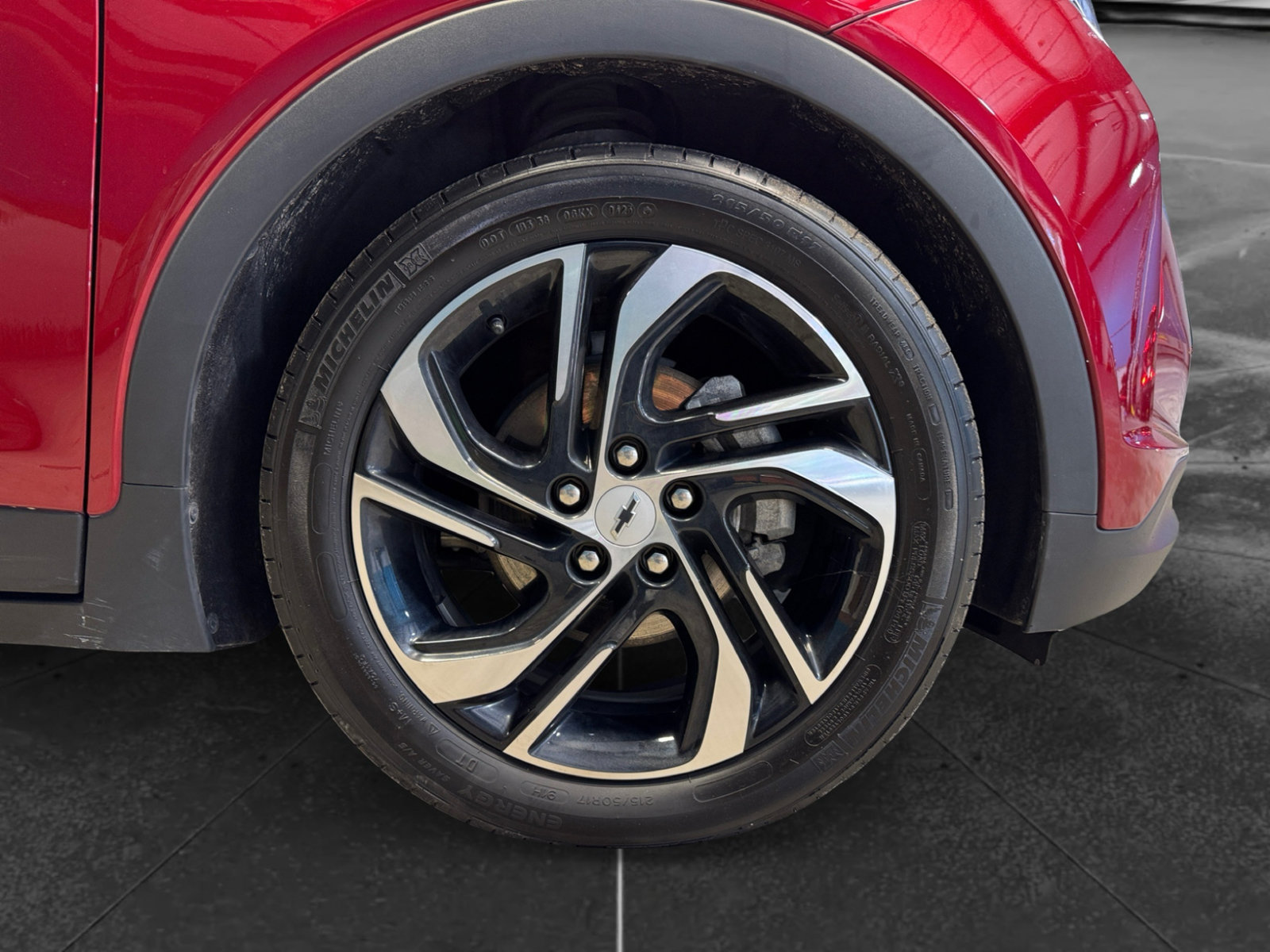Used 2023 Chevrolet Bolt LT w/ Infotainment Package FWD image 34